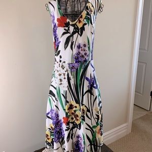 Beautiful floral sleeveless Tommy Hilfiger dress